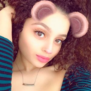 Meet your Posher, Victoria